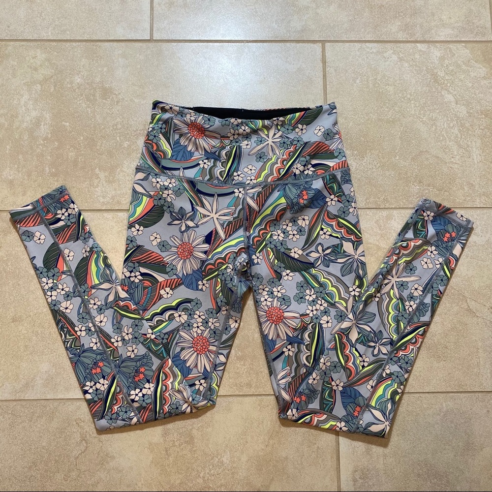 🧱Victoria Sport Knockout Leggings Yoga Floral